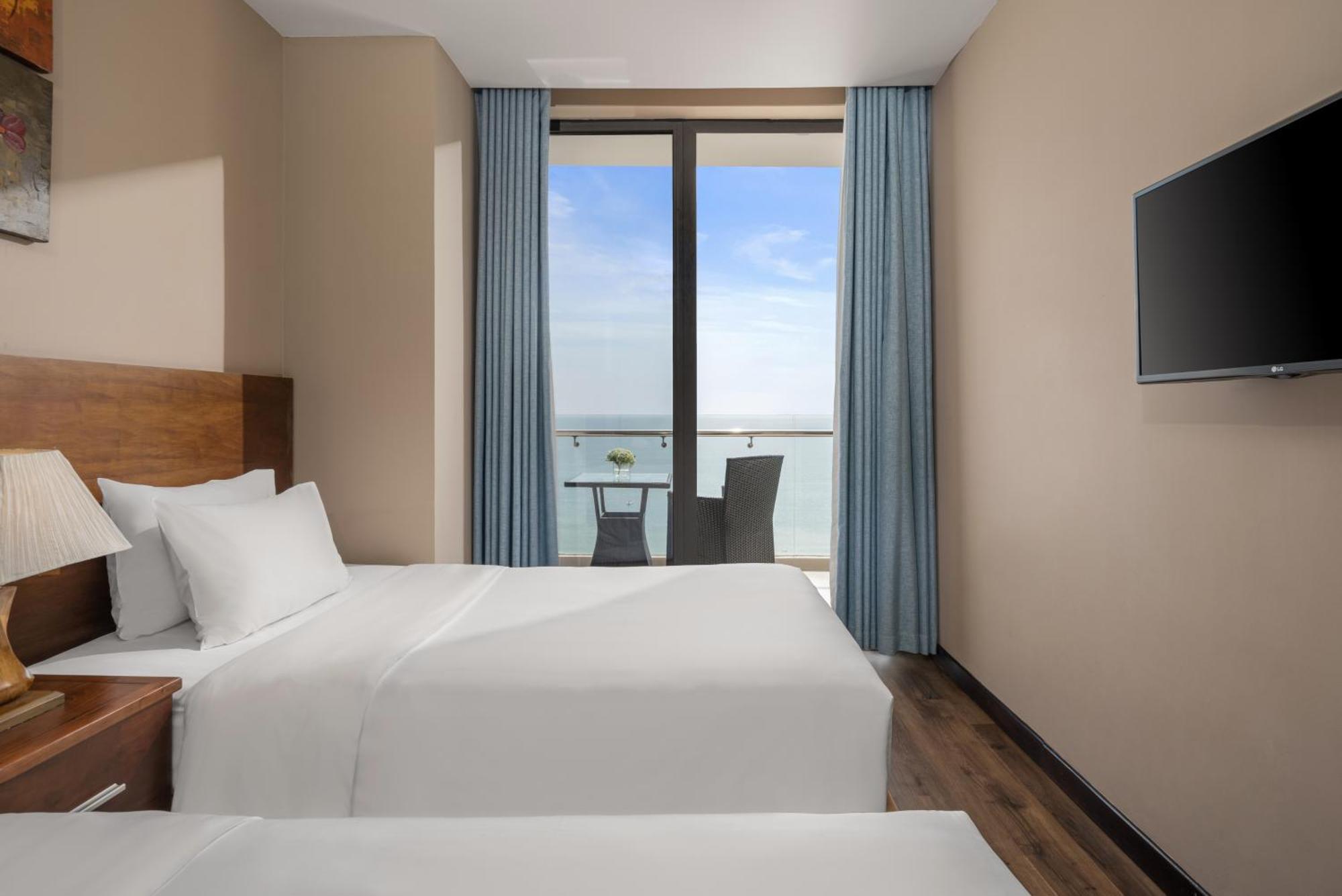 Yarra Ocean Suites Danang Bagian luar foto