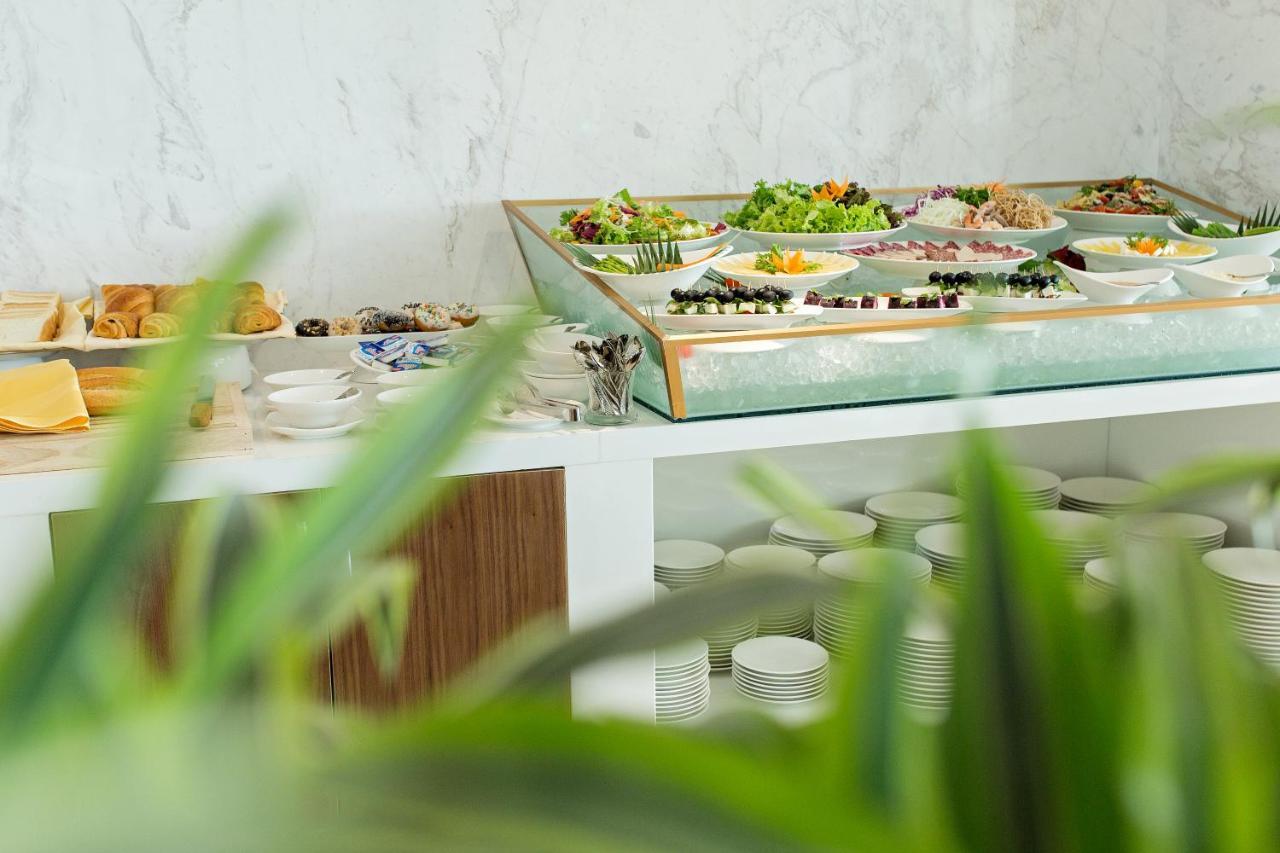 Yarra Ocean Suites Danang Bagian luar foto